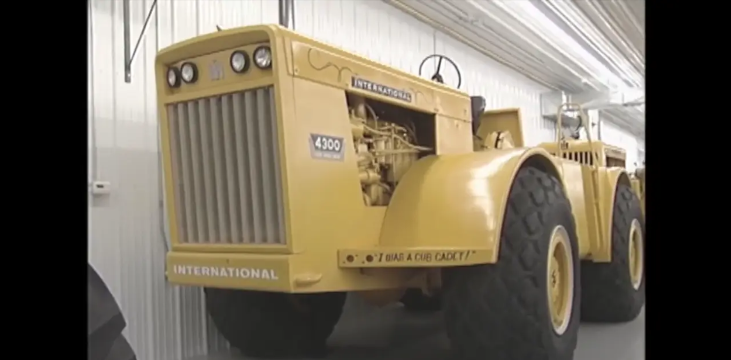 IH 4300 - The First Four Wheel Drive Tractor Built By International ...