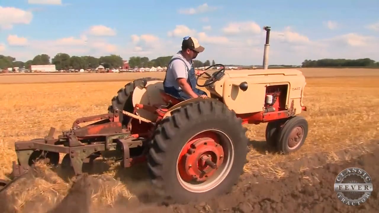 Case 300 Tractor Plowing With 2 Bottom Plow Classic Tractor Fever Tv