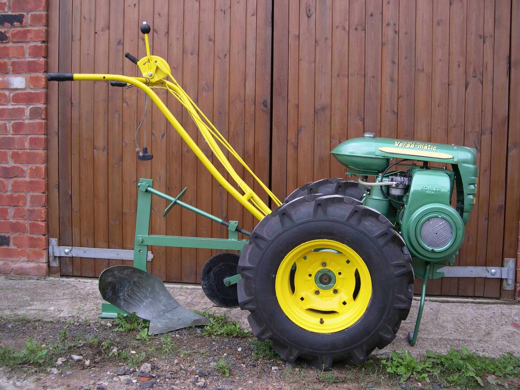 Why Would Anyone Collect 150 John Deere Lawn Tractors? Brandon Pfeiffer Can  Explain. - WSJ