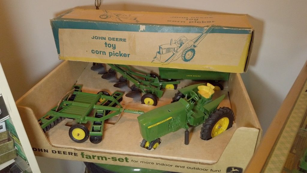 Old john deere toys on sale